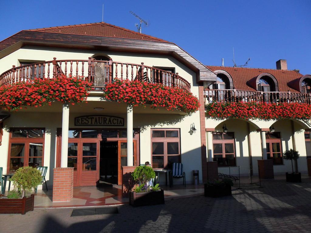 Hotel St.Florian Štúrovo Eksteriør bilde